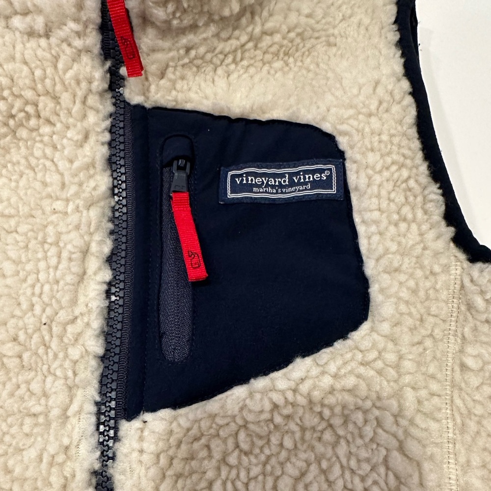 Vineyard Vines Boys fleece vest, size 7